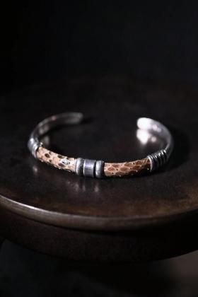  ΡVintage silver  leather bangle