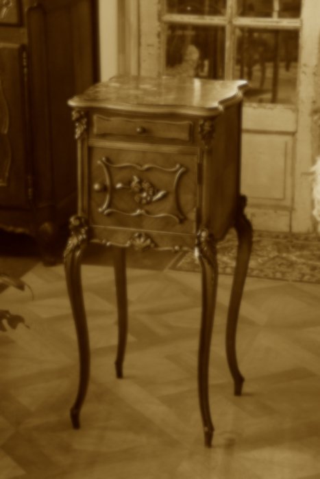 ロカイユ装飾のストーントップサイドコンソール 1900年代初頭