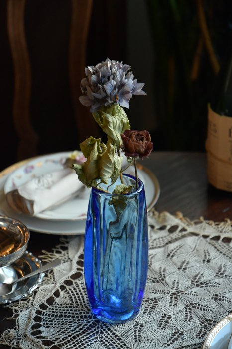 コバルトブルーガラスのフラワーベース 花瓶 一輪挿し(送料込み) - Antiques Jete　アンティークス ジュテ