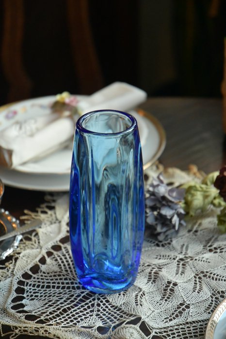 コバルトブルーガラスのフラワーベース 花瓶 一輪挿し(送料込み) - Antiques Jete アンティークス ジュテ