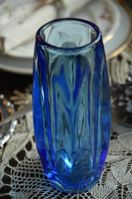 コバルトブルーガラスのフラワーベース 花瓶 一輪挿し(送料込み) - Antiques Jete アンティークス ジュテ