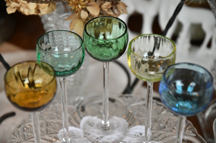 カラフルな小さなショットグラス 5客セット・ウランガラス (送料込み) - Antiques Jete　アンティークス ジュテ
