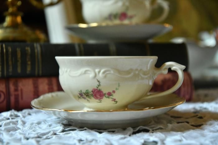 高級感ティー・コーヒーカップセット カップ＆ソーサー2客セット 陶磁器の通販 by Ritahome｜ラクマ