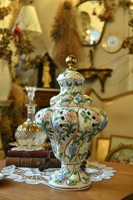 イタリア製色とりどりの花模様の壺型オブジェ | 大きな置物飾り ...