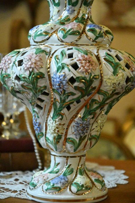 イタリア製色とりどりの花模様の壺型オブジェ | 大きな置物飾り - Antiques Jete アンティークス ジュテ