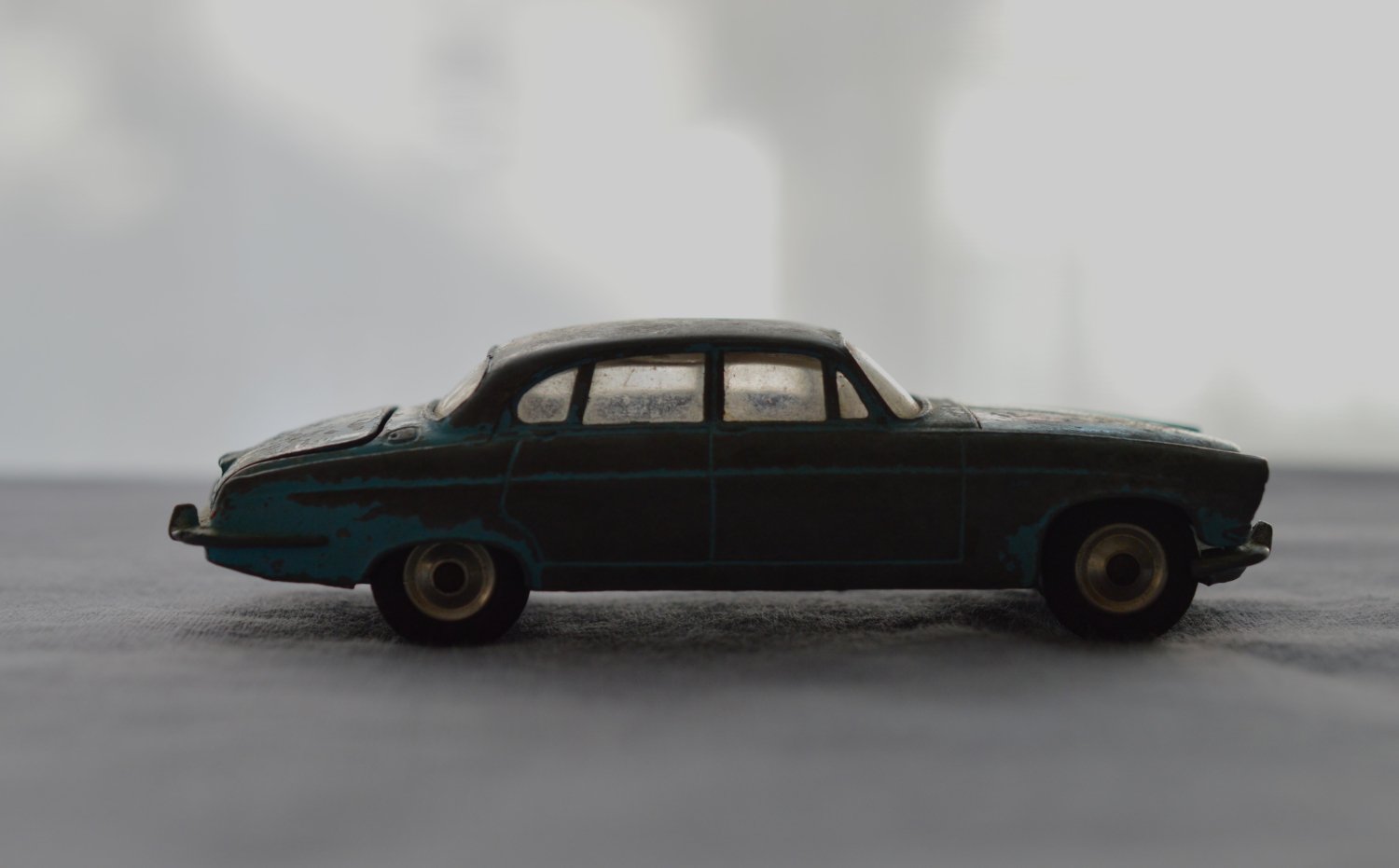 CORGI TOYS Jaguar Mark X Saloon No.238 - Tsubame Markt