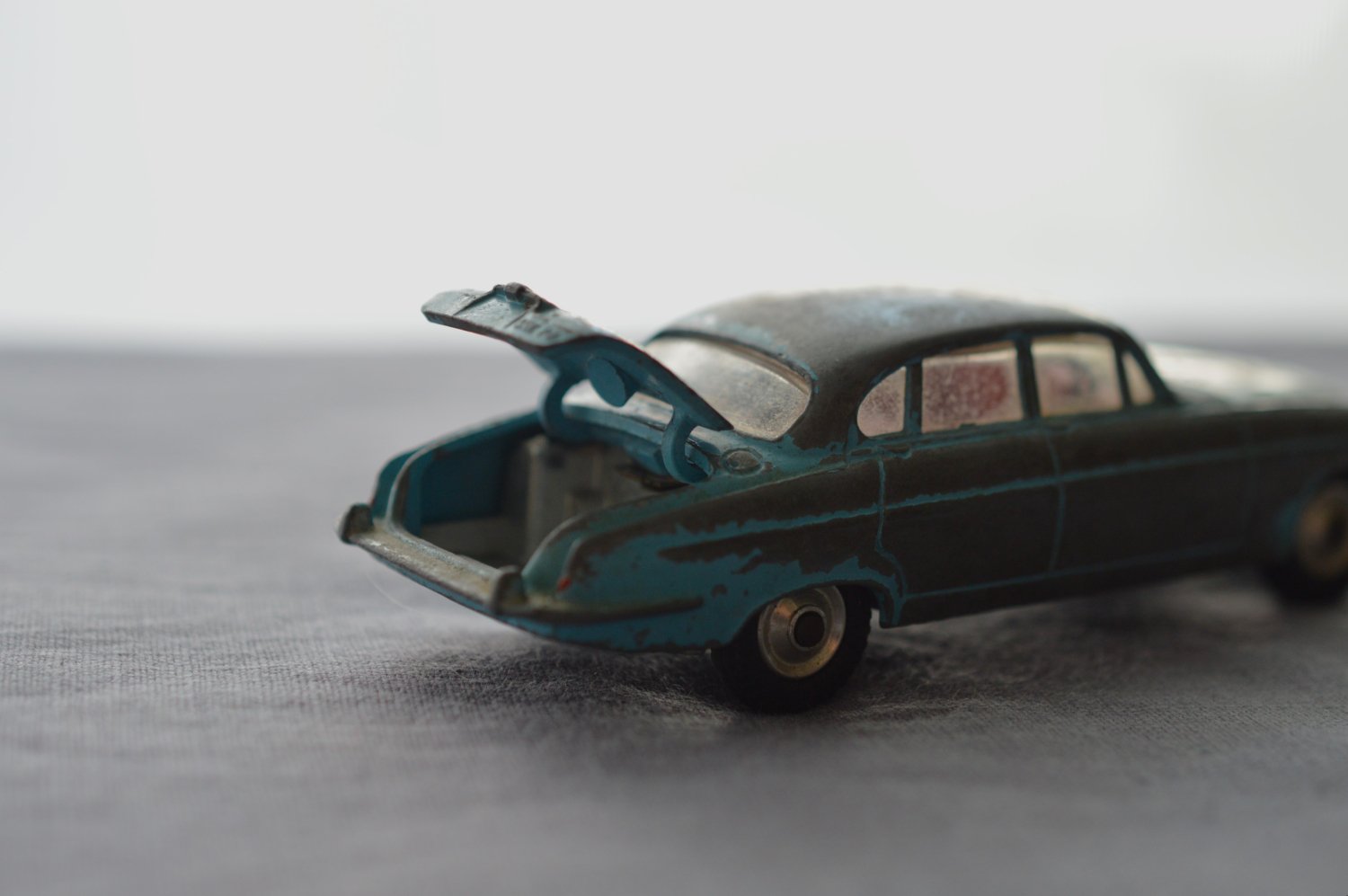 CORGI TOYS Jaguar Mark X Saloon No.238 - Tsubame Markt