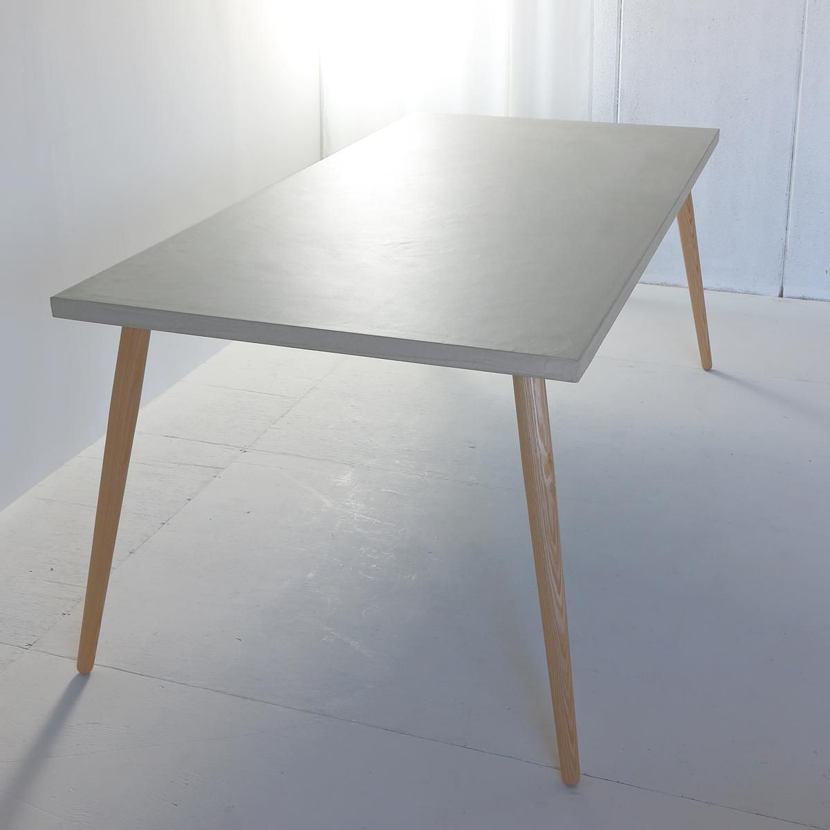 150 ライトグレイBM68 角度調節テーブル | 脚:ホワイトアッシュ