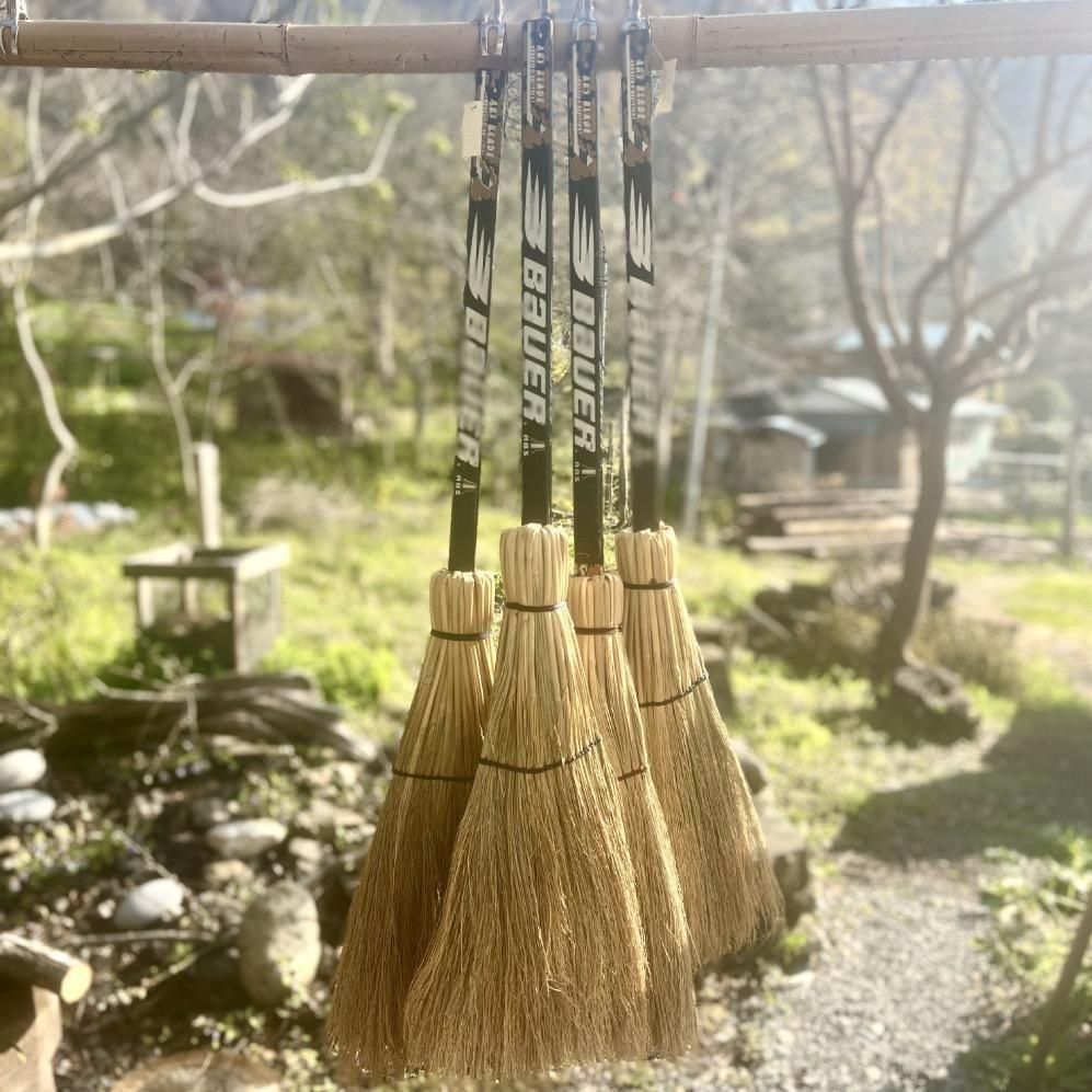 <img class='new_mark_img1' src='https://img.shop-pro.jp/img/new/icons5.gif' style='border:none;display:inline;margin:0px;padding:0px;width:auto;' />高光俊信作　銘”ホッケー箒”