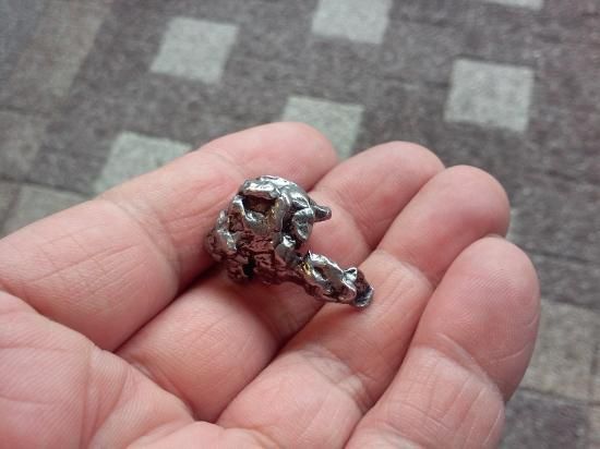 アルゼンチン鉄隕石強磁隕石宇宙からのプレゼント agt111