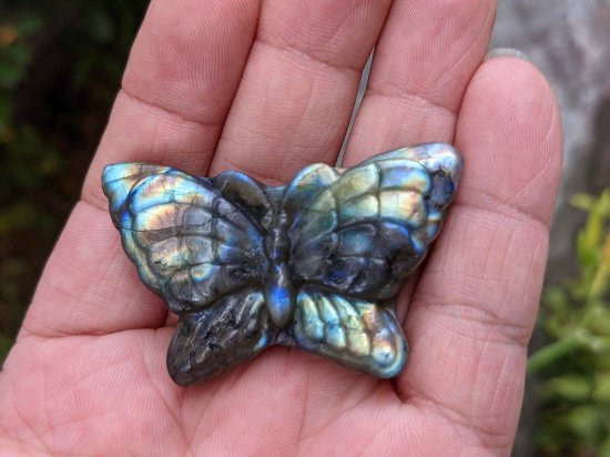 神秘的な虹色のシラー！！ マダガスカル産『ラブラドライト』 蝶 