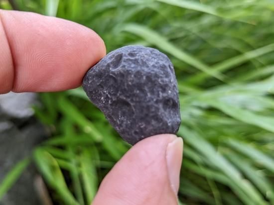 チンターマニストーン 7g サフォーダイト 隕石ガラス チンターマニストーン インパクトガラス テクタイト