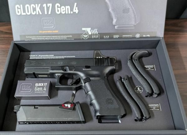 東京マルイ GLOCK 17 Gen.4+マガジン2個 東京マルイ G17 Ver2.0 | 予備マガジンセット - モデルガン