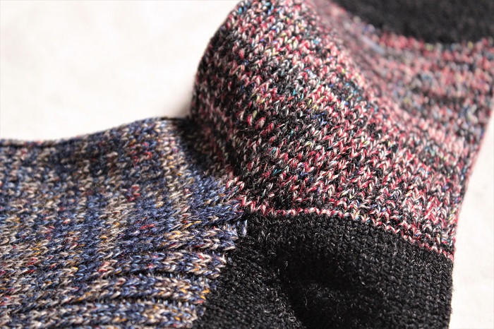 mauna kea ウール配色切替の靴下（5色展開） ユニセックスの画像です