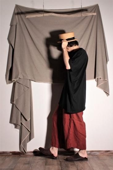 新品未使用タグ付き　細いラタンで編まれた珍しいカンカン帽　Dari 新品未使用タグ付き 細いラタンで編まれた珍しいカンカン帽 Dari