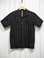 <img class='new_mark_img1' src='https://img.shop-pro.jp/img/new/icons14.gif' style='border:none;display:inline;margin:0px;padding:0px;width:auto;' />【STRUM】STRIPE COTTON LENO CLOTH OPEN-NECKED S/S SHIRT
