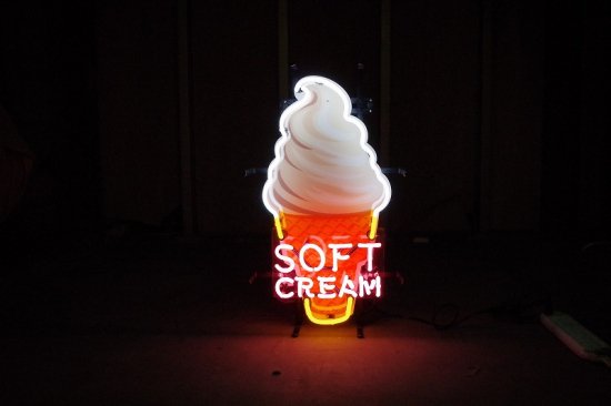 SOFT CREAM (ソフトクリーム) ネオン管 ライト | mdh.com.sa