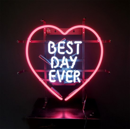 BEST DAY EVERネオンサイン<img class='new_mark_img2' src='https://img.shop-pro.jp/img/new/icons3.gif' style='border:none;display:inline;margin:0px;padding:0px;width:auto;' />