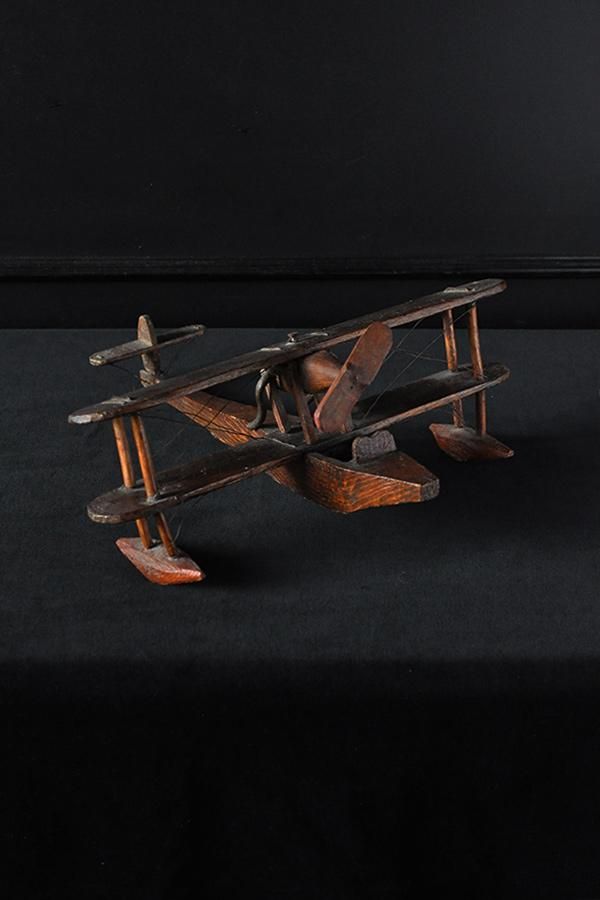 ヴィンテージ　アンティーク　木製飛行機　パイロット　プロペラ付　置物 楽天市場】アンティーク オーナメント ブラス製 プロペラ機 大サイズ