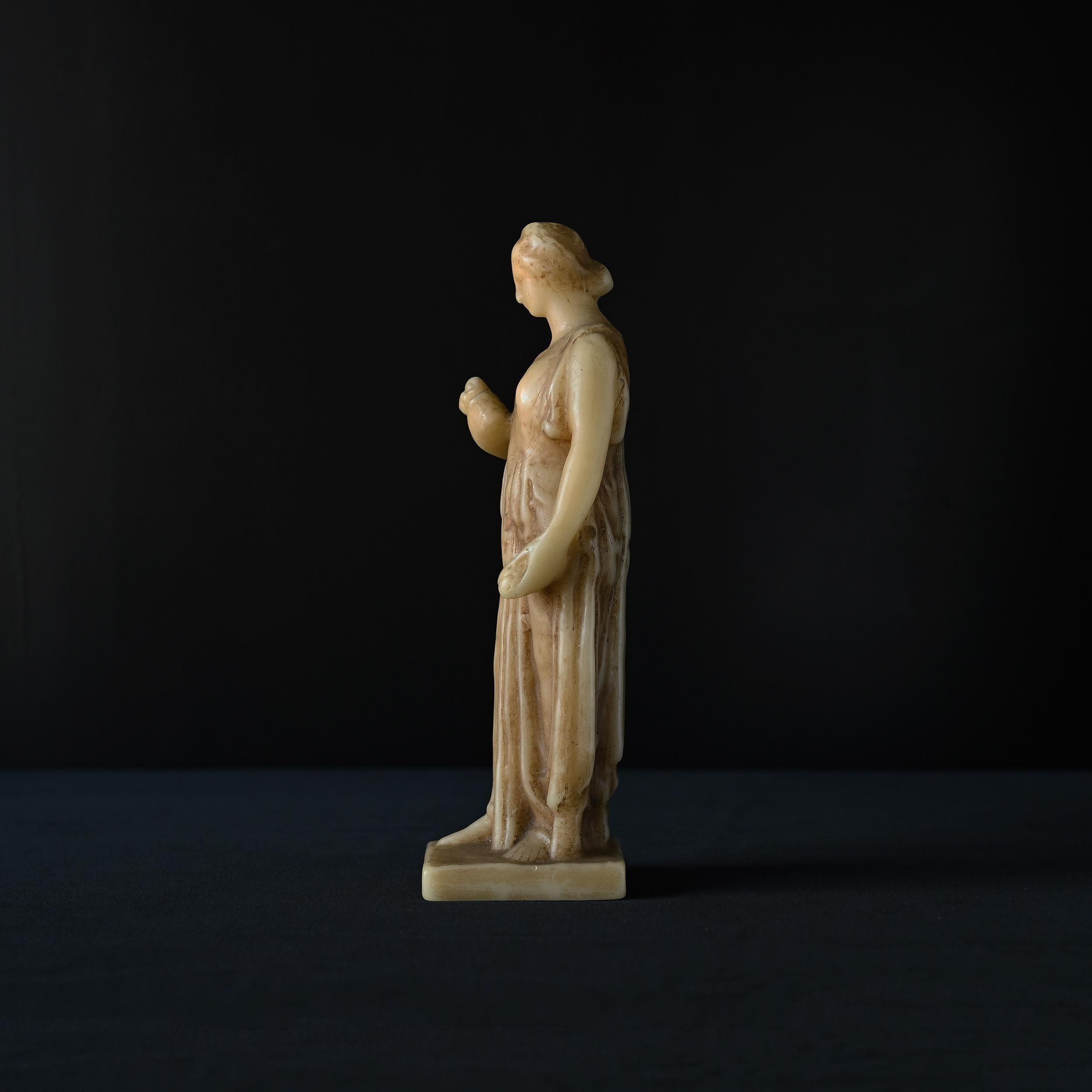 A*s様 象牙風彫刻 女性像 約40cm