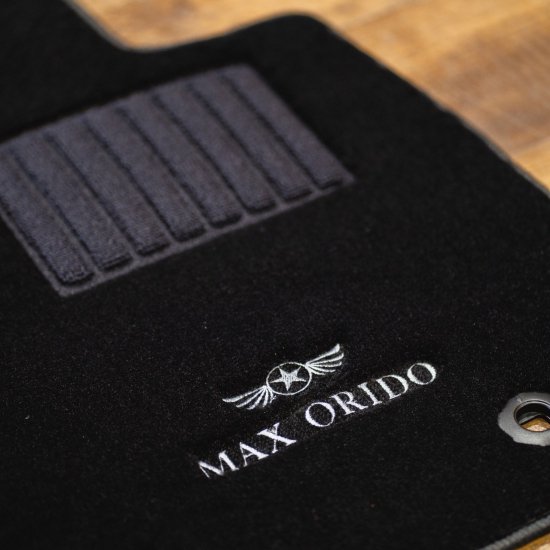 MAXORIDO 刺繍フロアマット（GR86専用） - MAX ORIDO Official Store