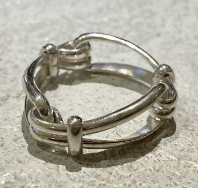 銀線を三角に編むリング ハンドメイド kensscratch 渋谷