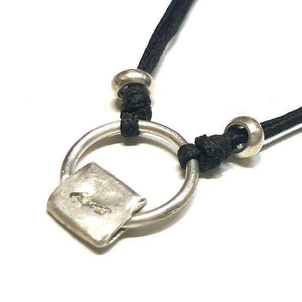 通称マルタタキというシルバーネックレスなのです、叩くことで作