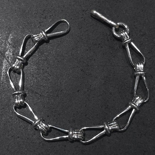 シルバーパーツを繋ぎあわせたブレスレット！渋谷【kensscratch