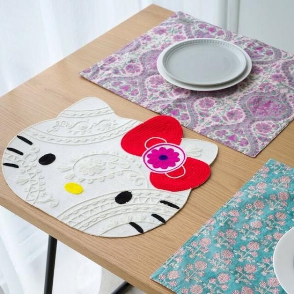 ハローキティHelloKittyテーブル サンリオ ハローキティ 折り畳みテーブル Cutie (Sanrio/机