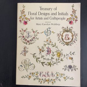٢Treasury of Floral Design and Initials