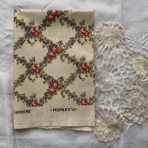 サテンリボン花刺繍ボックス　レース　フランスアンティーク　箱　メルスリー　金糸 manmakasan_23040015