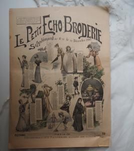 <img class='new_mark_img1' src='https://img.shop-pro.jp/img/new/icons1.gif' style='border:none;display:inline;margin:0px;padding:0px;width:auto;' />LE PETIT ECHO BRODERIE 1903