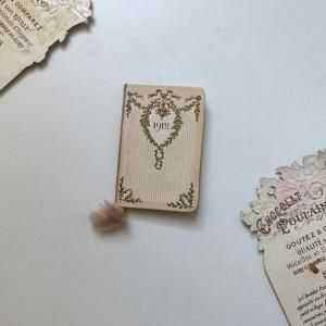 <img class='new_mark_img1' src='https://img.shop-pro.jp/img/new/icons1.gif' style='border:none;display:inline;margin:0px;padding:0px;width:auto;' />AU BON MARCHEAgenda1912