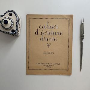 <img class='new_mark_img1' src='https://img.shop-pro.jp/img/new/icons1.gif' style='border:none;display:inline;margin:0px;padding:0px;width:auto;' />cahier d'ecriture droite No2