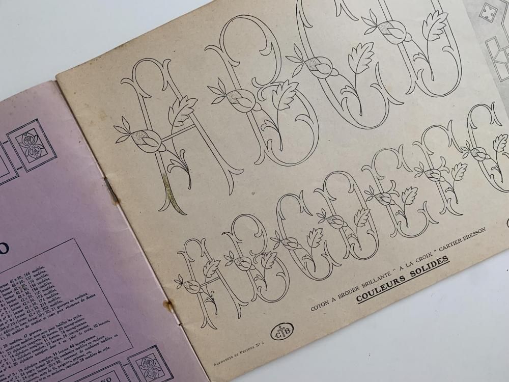 洋書　図案集　刺繍 ビンテージ 図案集 DMC刺繍図案集ALPHABETde la Brodeuseフランスアンティーク