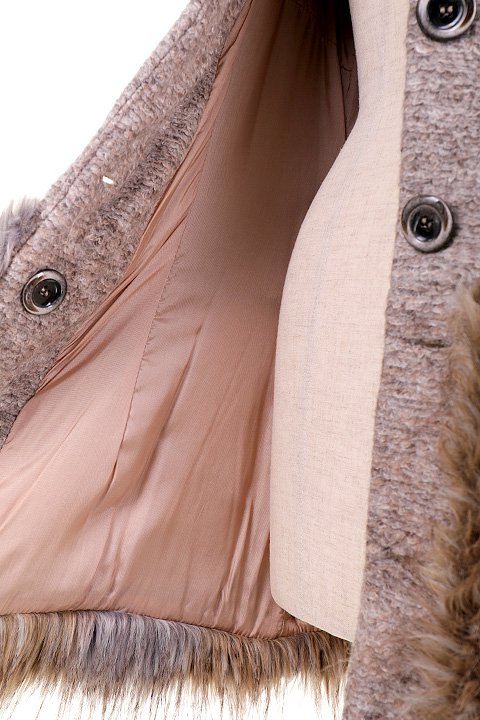 Italy直輸入のRetroRingKnitCoatw/BrownFur大人カジュアルに最適な海外ファッションのothers（その他インポートアイテム）のアウターやコート。ファーのボリューム感がたまらないニットのコート。襟、裾、袖のファーと細身のボディーのコンビネーションが可愛すぎるアイテムです。/main-12