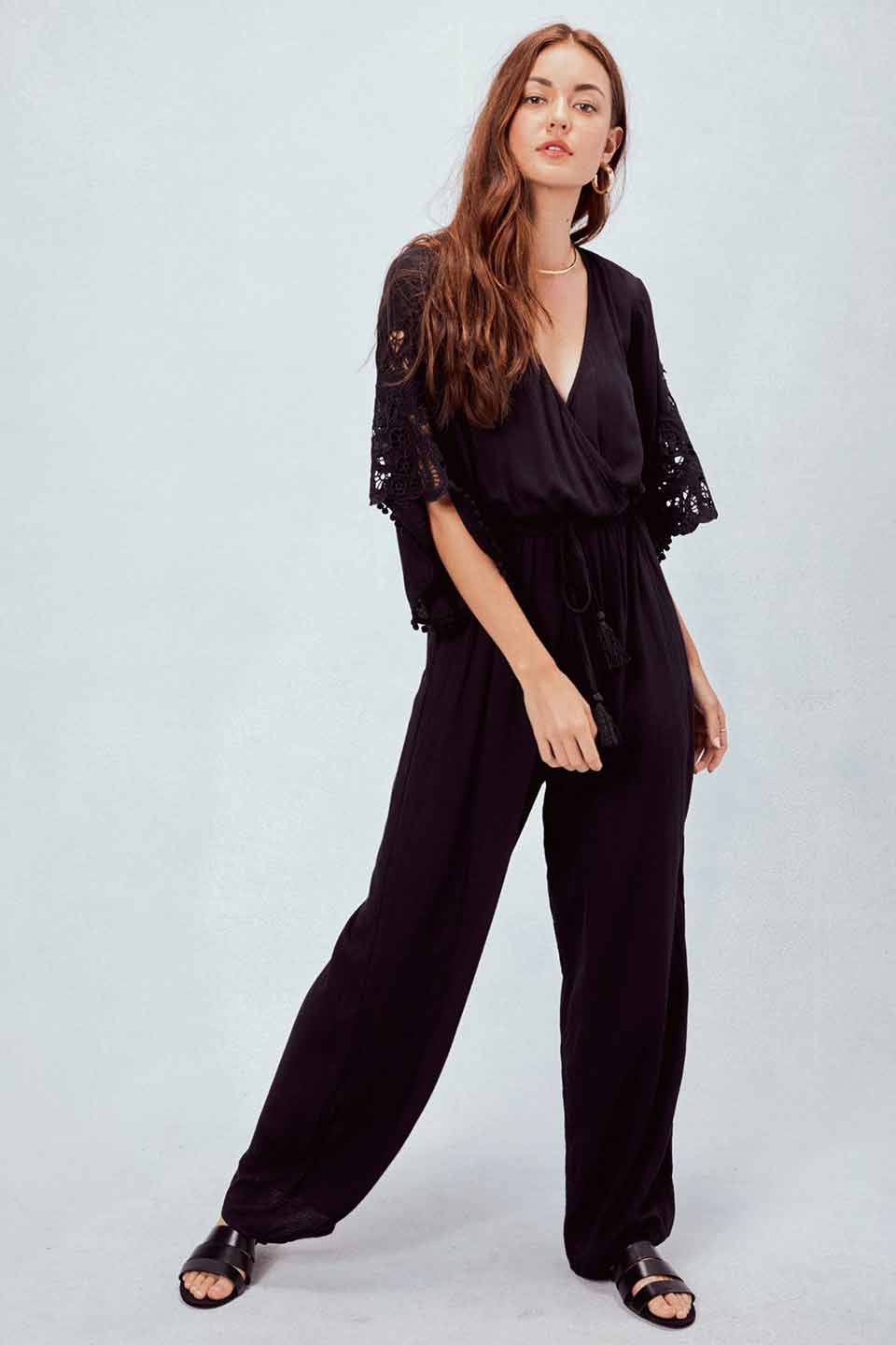 Carine Crochet Sleeve Jumpsuit カットレーススリーブ・ブラック