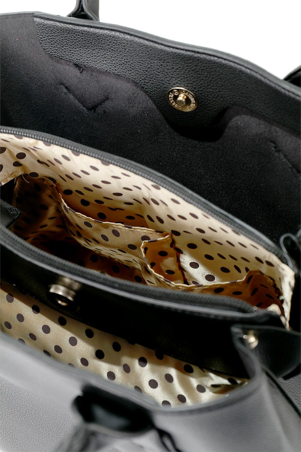 meliebiancoのAlma(Black)スムースレザー・ハンドバッグ/海外ファッション好きにオススメのインポートバッグとかばん、MelieBianco（メリービアンコ）のバッグやハンドバッグ。手頃な大きさのビーガンレザー・ハンドバッグ。豊富なポケットで使いやすさ＆収納力は抜群のバッグです。/thumb-13