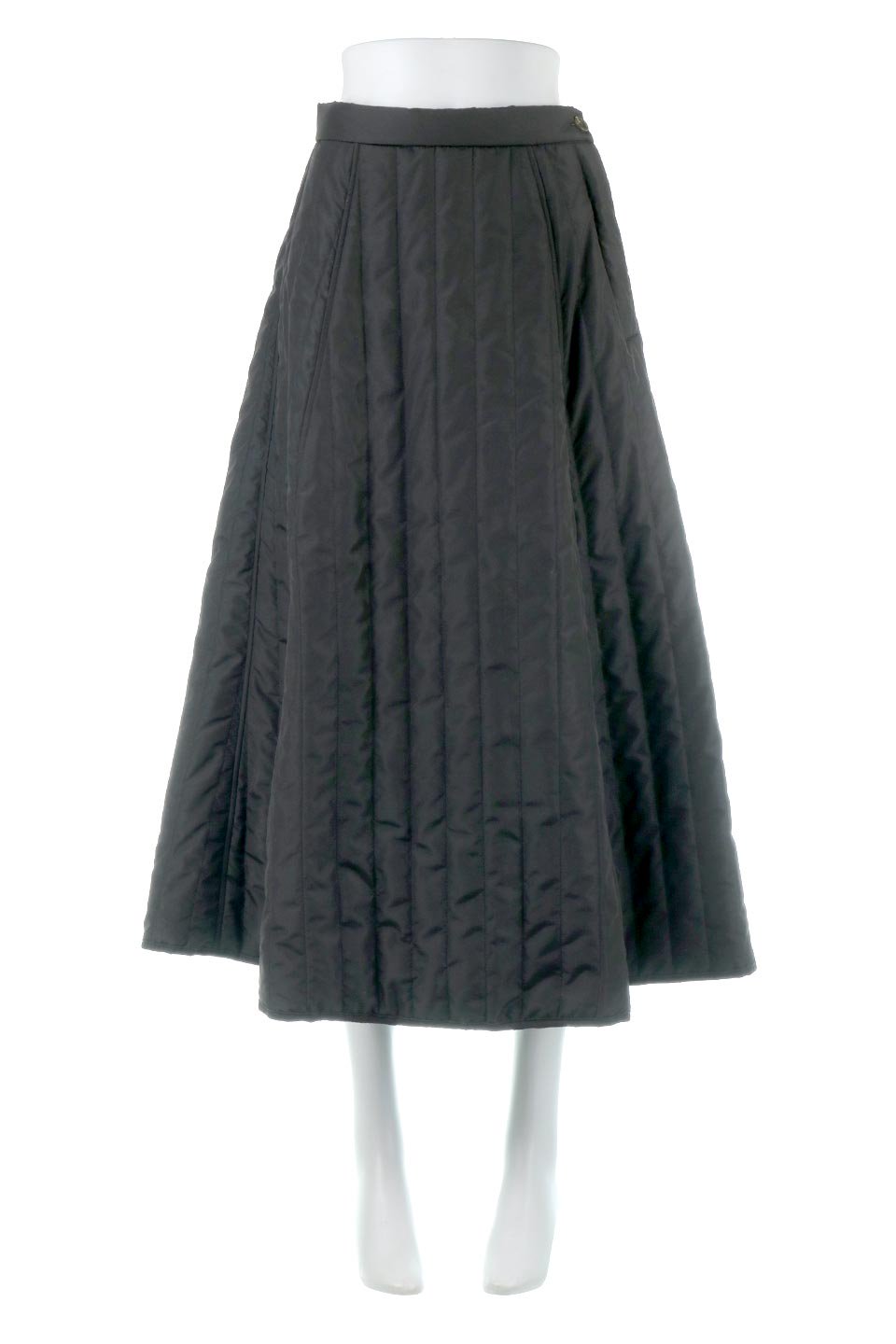 InsulatedQuiltedFlareSkirt中綿入り・キルティングスカート大人カジュアルに最適な海外ファッションのothers（その他インポートアイテム）のボトムやスカート。寒い時期に嬉しい中綿入のキルティング・フレアスカート。ソフトなポリエステル生地で軽い仕上がりです。/main-10