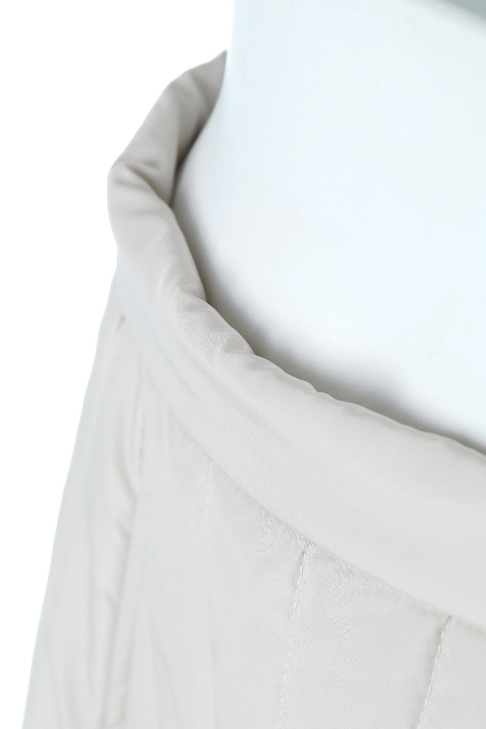 InsulatedQuiltedFlareSkirt中綿入り・キルティングスカート大人カジュアルに最適な海外ファッションのothers（その他インポートアイテム）のボトムやスカート。寒い時期に嬉しい中綿入のキルティング・フレアスカート。ソフトなポリエステル生地で軽い仕上がりです。/main-17