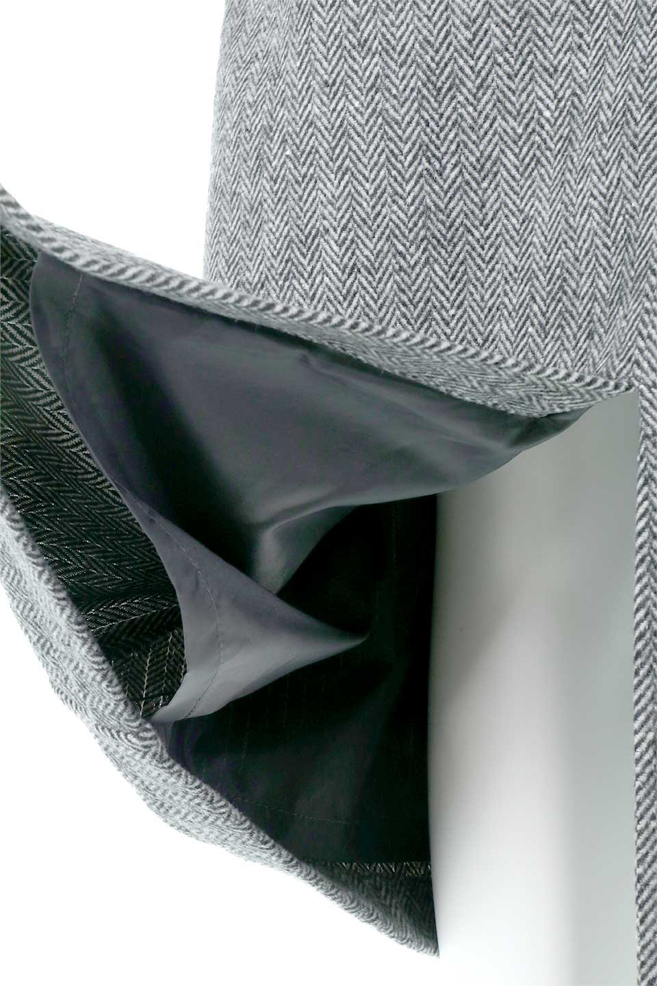 FrontButtonHerringboneSkirtヘリンボーン・フロントボタンスカート大人カジュアルに最適な海外ファッションのothers（その他インポートアイテム）のボトムやスカート。暖かみのある起毛ヘリンボーン素材のスカート。フロントボタンのアクセントでクラシカルな印象です。/main-19