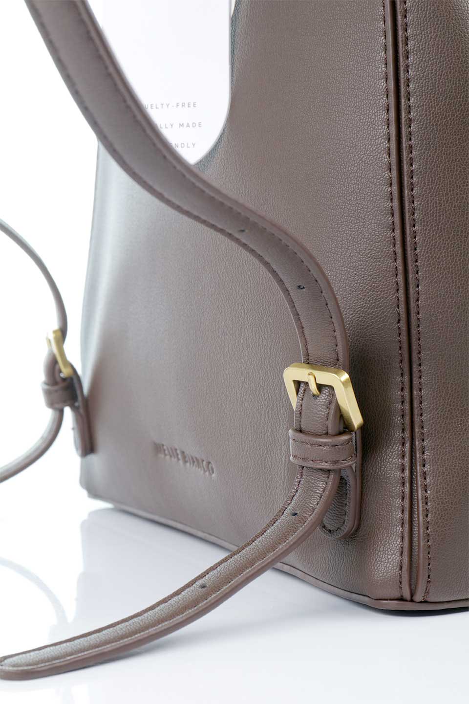meliebiancoのAubrey(Chocolate)ビーガンレザー・ミニリュック/海外ファッション好きにオススメのインポートバッグとかばん、MelieBianco（メリービアンコ）のバッグやその他。使いやすい程よい大きさのシンプルリュック。なめらかな高級ビーガンレザーを使用したシンプルデザインのアイテム。/main-7