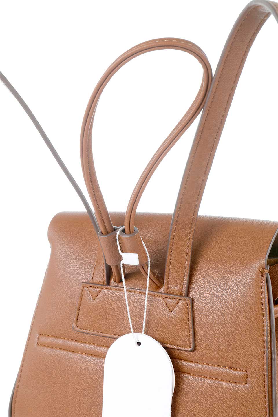 meliebiancoのAubrey(Saddle)ビーガンレザー・ミニリュック/海外ファッション好きにオススメのインポートバッグとかばん、MelieBianco（メリービアンコ）のバッグやその他。使いやすい程よい大きさのシンプルリュック。なめらかな高級ビーガンレザーを使用したシンプルデザインのアイテム。/main-7