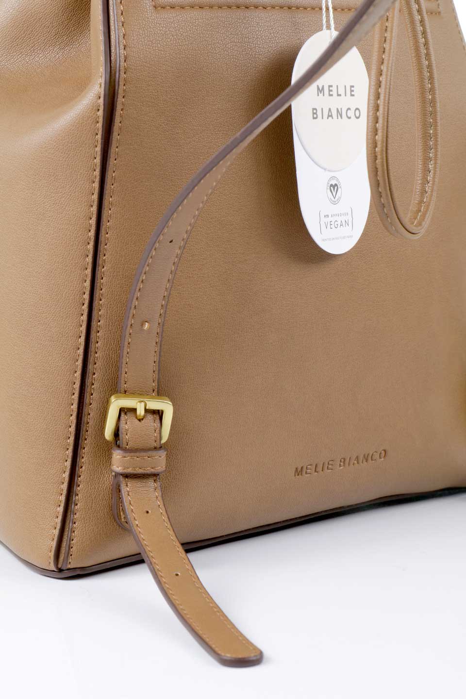 meliebiancoのAubrey(Mocha)ビーガンレザー・ミニリュック/海外ファッション好きにオススメのインポートバッグとかばん、MelieBianco（メリービアンコ）のバッグやその他。使いやすい程よい大きさのシンプルリュック。なめらかな高級ビーガンレザーを使用したシンプルデザインのアイテム。/thumb-8