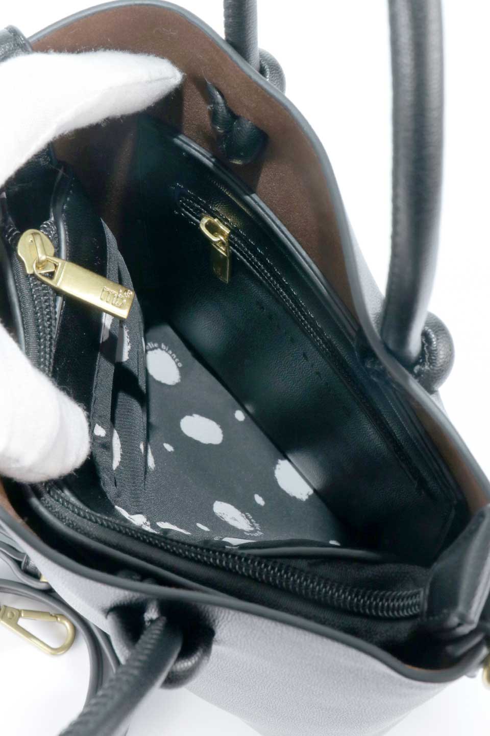 meliebiancoのBailey(Black)仕切り付き・２Ｗａｙミニトートバッグ/海外ファッション好きにオススメのインポートバッグとかばん、MelieBianco（メリービアンコ）のバッグやショルダーバッグ。仕切りやポケットが豊富で使いやすいミニトートバッグ。中央の仕切りの中にもポケットが付いています。/thumb-11