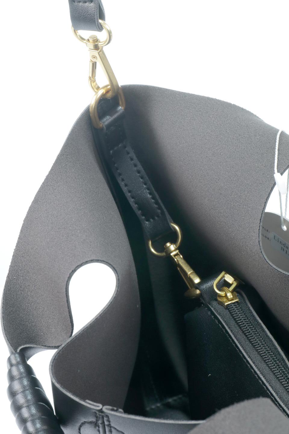 meliebiancoのLinda(Black)プレミアムビーガンレザー・トートバッグ/海外ファッション好きにオススメのインポートバッグとかばん、MelieBianco（メリービアンコ）のバッグやトートバッグ。なめらかなプレミアムビーガンレザーを使用したスタイリッシュなトートバッグ。大小2つのポーチと、両手を使いたい時に便利なショルダーストラップ付き。/thumb-9