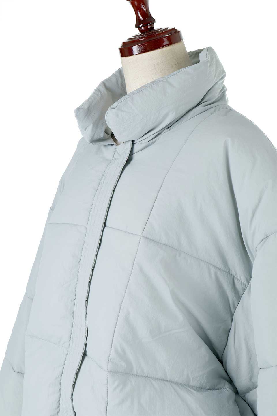 OversizedInsulationShortJacketファイバーダウン・ショートジャケット大人カジュアルに最適な海外ファッションのothers（その他インポートアイテム）のアウターやジャケット。ショート丈＆ビッグシルエットのファイバーダウンジャケット。ふかふかの中綿で風と寒さから守ってくれます。/thumb-11