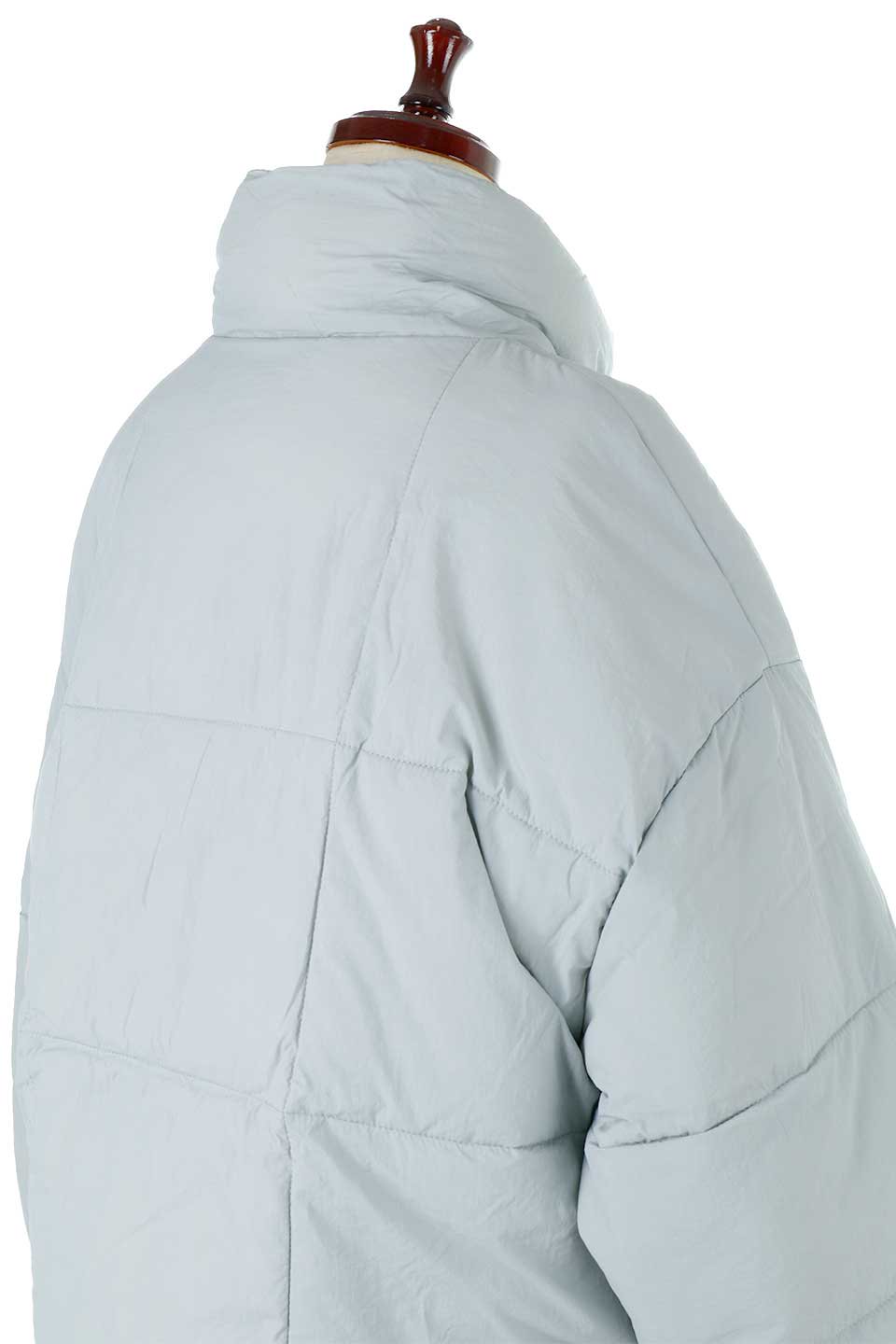 OversizedInsulationShortJacketファイバーダウン・ショートジャケット大人カジュアルに最適な海外ファッションのothers（その他インポートアイテム）のアウターやジャケット。ショート丈＆ビッグシルエットのファイバーダウンジャケット。ふかふかの中綿で風と寒さから守ってくれます。/main-12