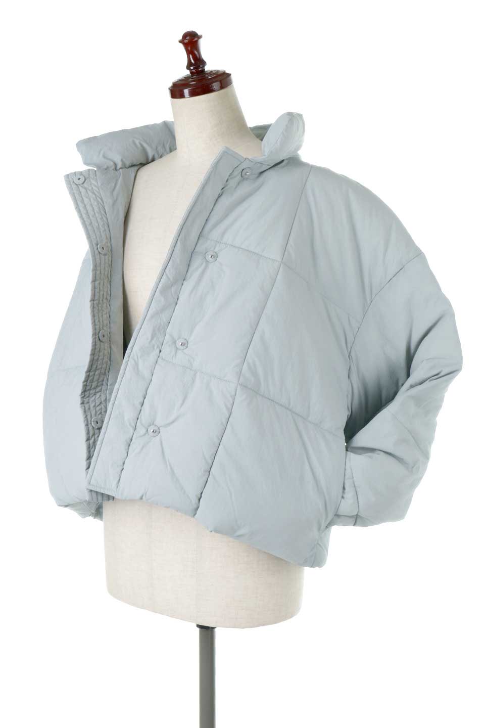OversizedInsulationShortJacketファイバーダウン・ショートジャケット大人カジュアルに最適な海外ファッションのothers（その他インポートアイテム）のアウターやジャケット。ショート丈＆ビッグシルエットのファイバーダウンジャケット。ふかふかの中綿で風と寒さから守ってくれます。/thumb-14