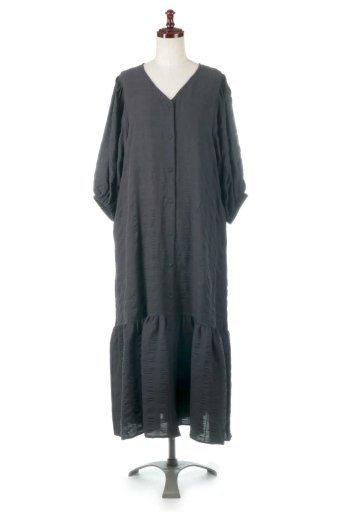 海外ファッションや大人カジュアルに最適なインポートセレクトアイテムのHalf Sleeve Button Through Tired Dress エンボスティアード・フルオープンワンピース
